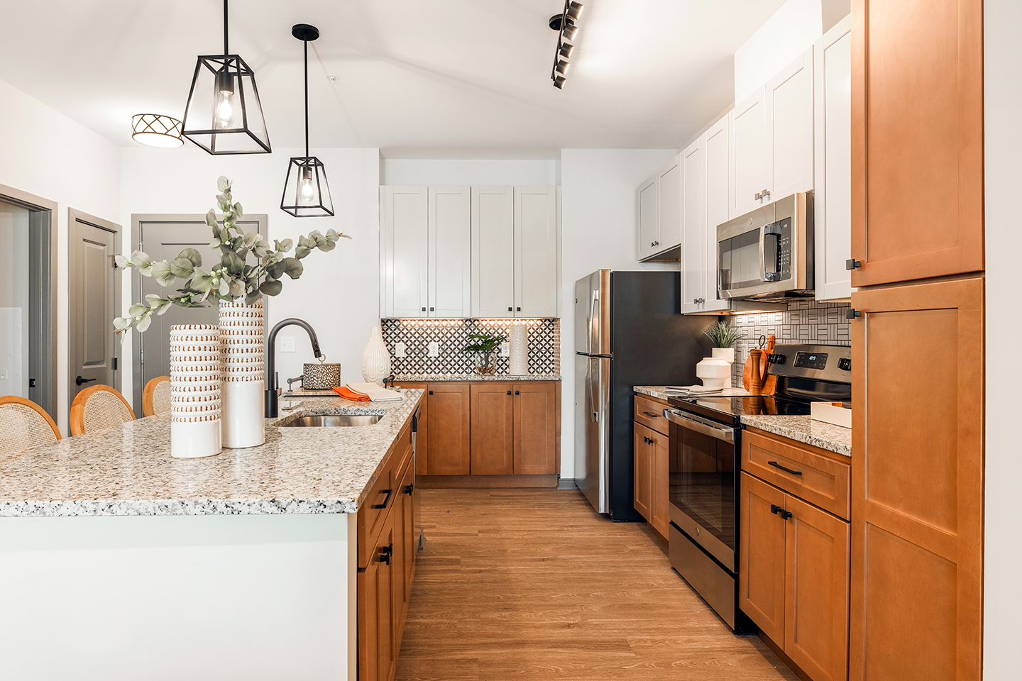 Kitchen with large island